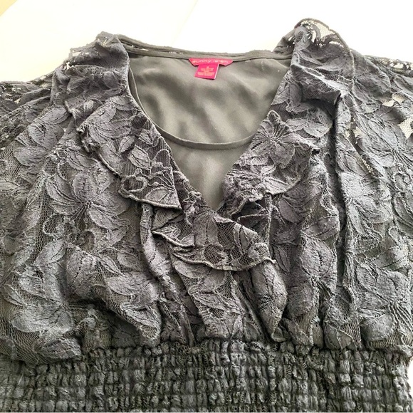 Sunny Leigh Black Lace Blouse Size Medium Smocked Waist Long Sleeve Top - Picture 8 of 14